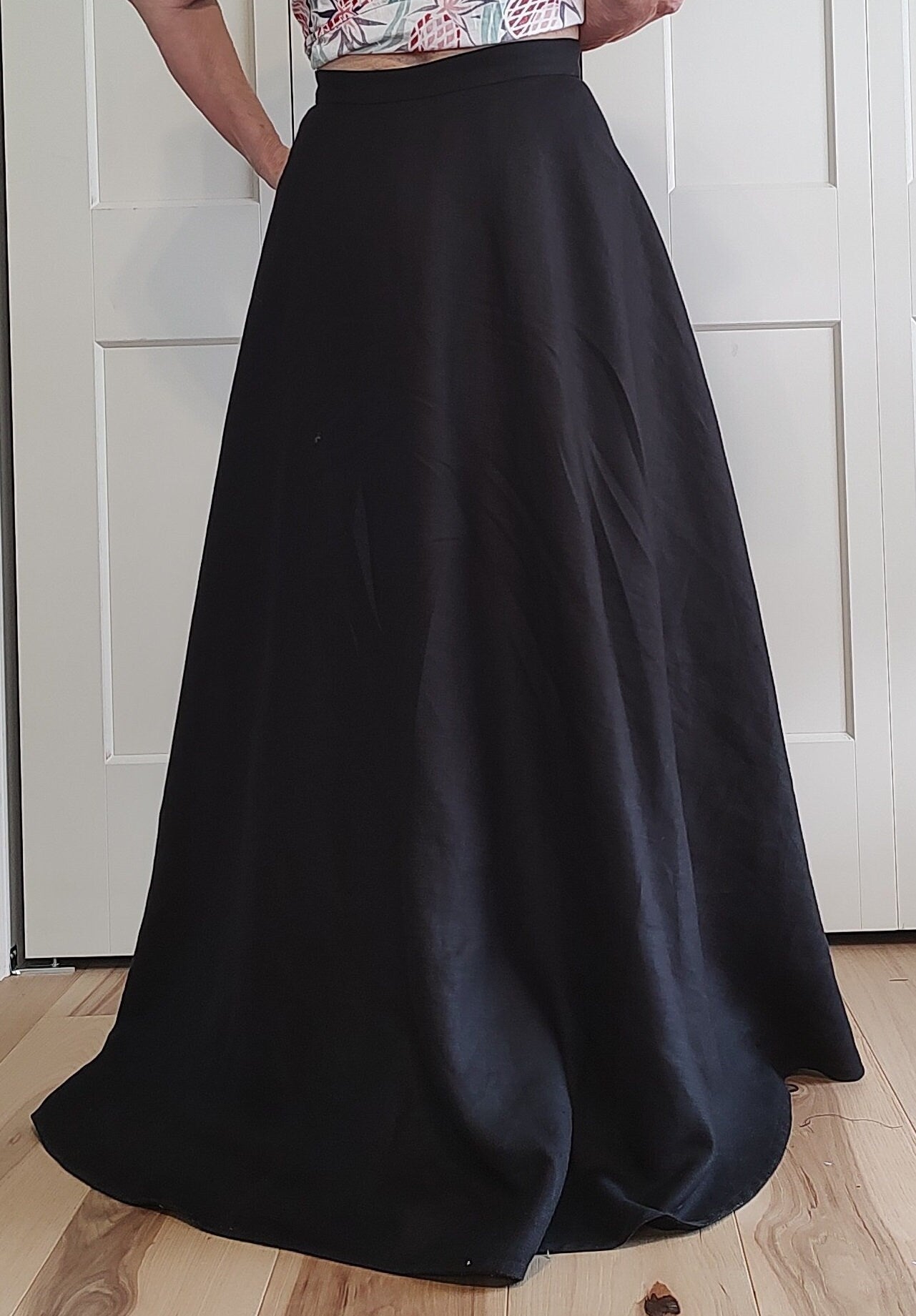 1890s Ladies Full Circular Skirt In Two Lengths - Victorian Era - Reproduction (ca. 1899) Sewing Pattern #E3070 - 22 Inch Waist