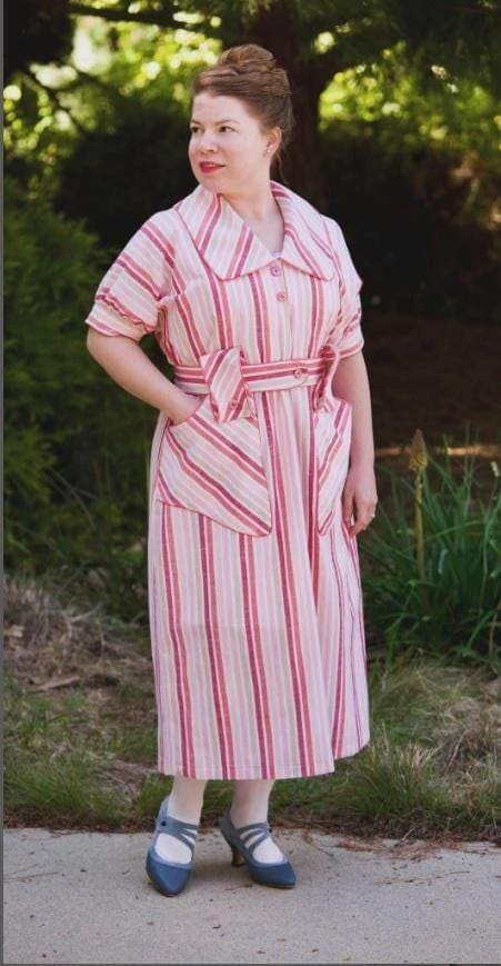 1910s One Piece Slip On Apron Dress - 1918 Pattern #E9347 - 36 Inch Bust