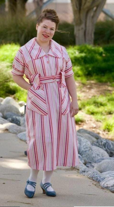 1910s One Piece Slip On Apron Dress - 1918 Pattern #E9347 - 36 Inch Bust
