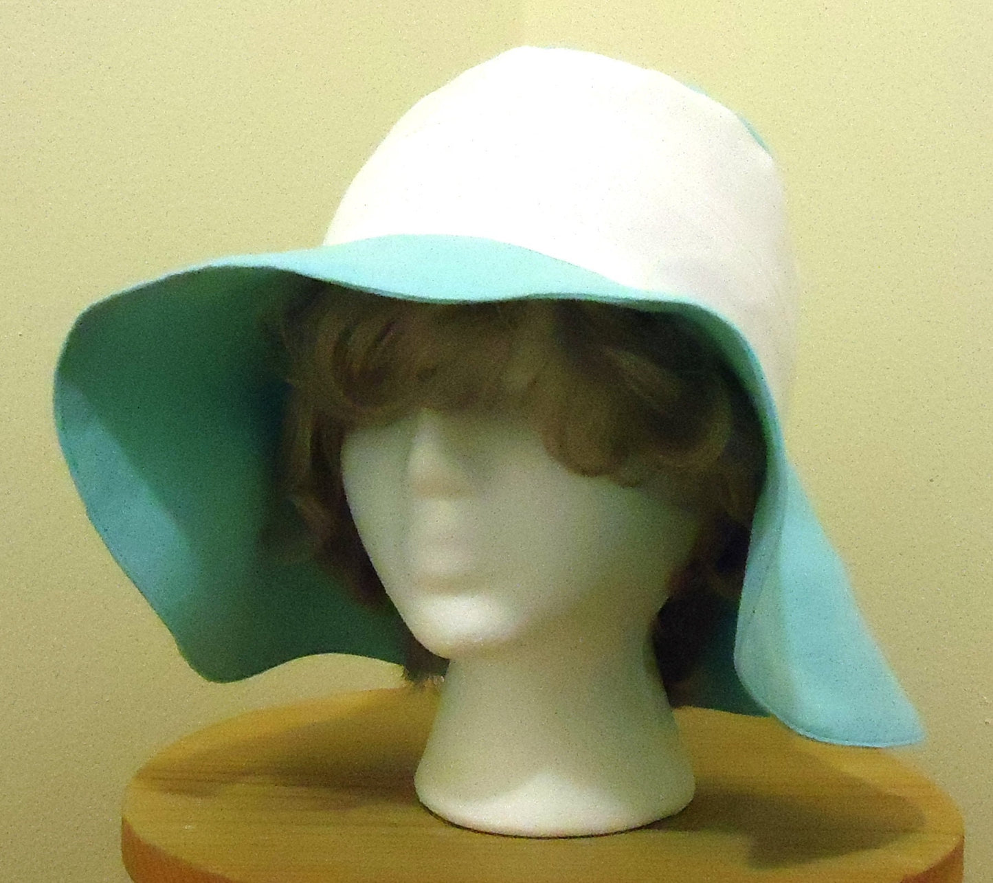 1930s Ladies Brimmed Cloche Hat - Reproduction 1931 Sewing Pattern #H5651